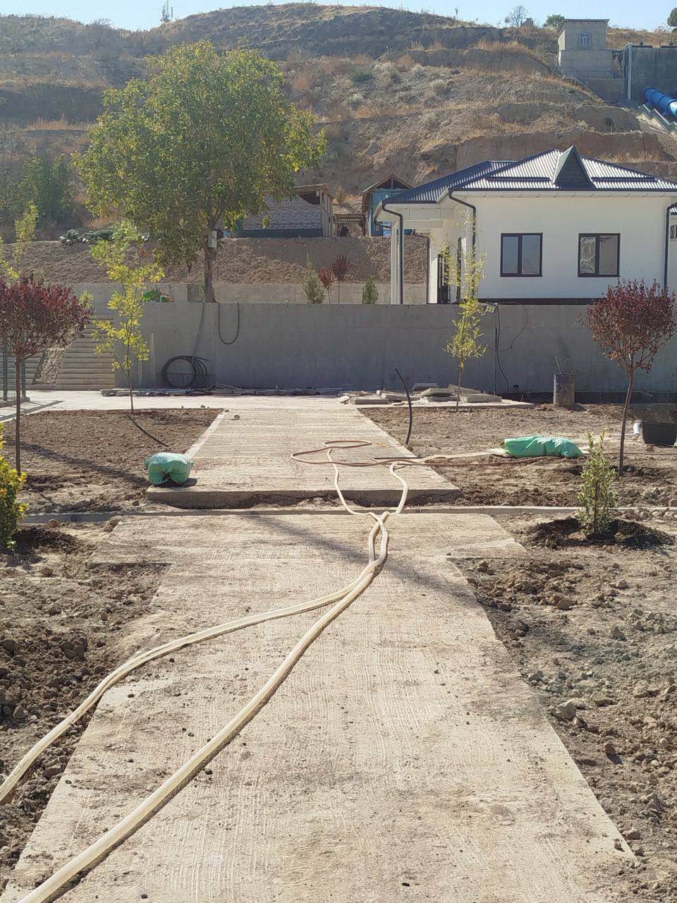 Site grounds, access paths and garden works near the powerhouse